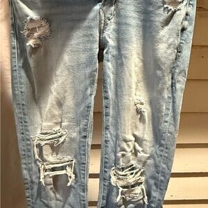 Distressed Light Blue Men’s jeans